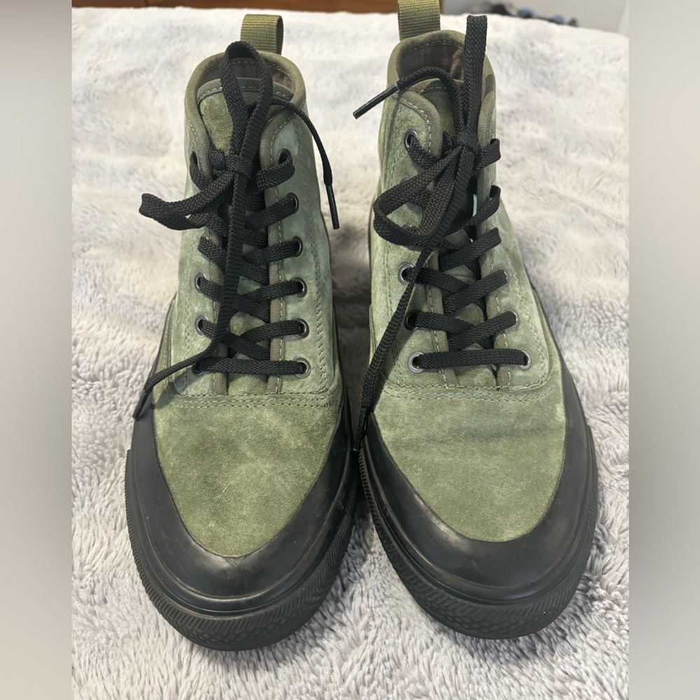 Women’s Suede Seavees Boots size 8.5 Green